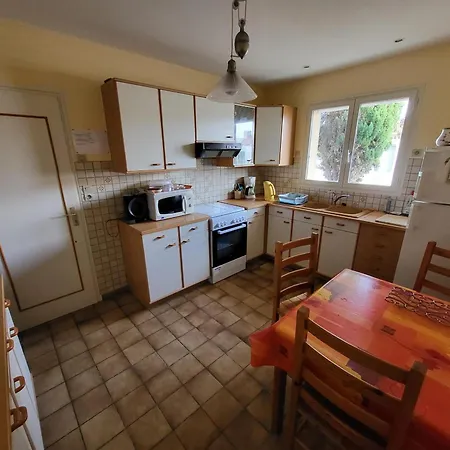 Agreable Maison 2 Avec Pisicine Et Stationnement Dans Un Quartier Calme - Fr-1-92-947 בית נופש *