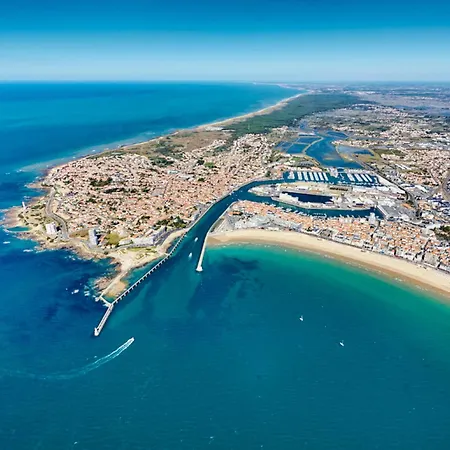 Agreable Maison 2 Avec Pisicine Et Stationnement Dans Un Quartier Calme - Fr-1-92-947 Holiday home Les Sables-d'Olonne