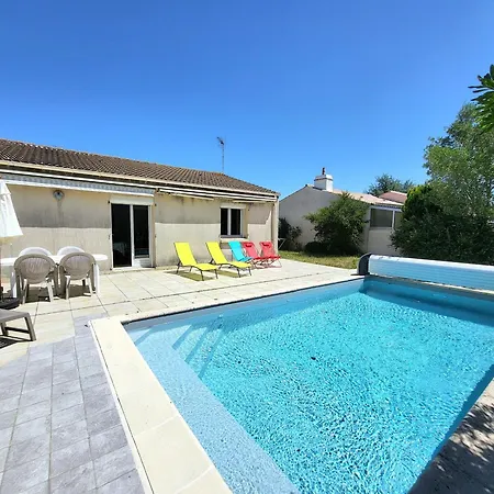 Agreable Maison 2 Avec Pisicine Et Stationnement Dans Un Quartier Calme - Fr-1-92-947 莱萨布勒-多洛讷