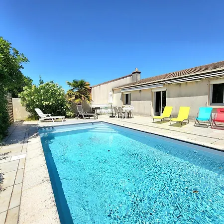 Agreable Maison 2 Avec Pisicine Et Stationnement Dans Un Quartier Calme - Fr-1-92-947 בית נופש