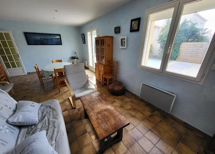 Agreable Maison 2 Avec Pisicine Et Stationnement Dans Un Quartier Calme - Fr-1-92-947 Prázdninový dům