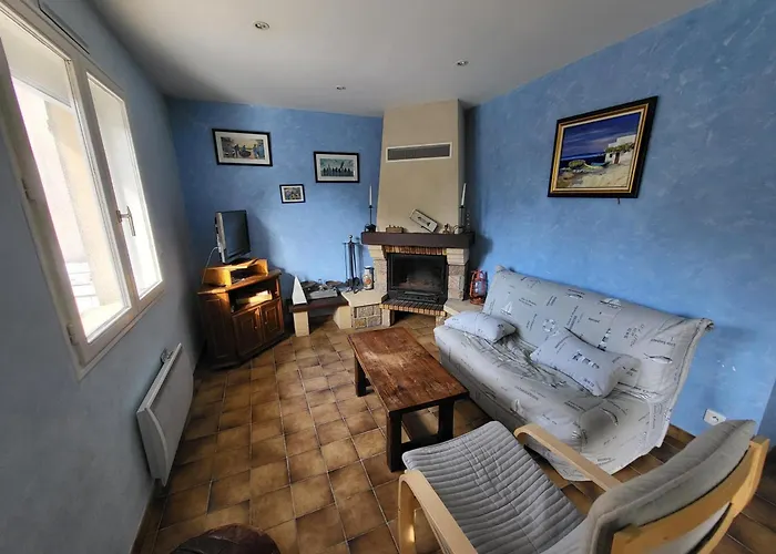 Agreable Maison 2 Avec Pisicine Et Stationnement Dans Un Quartier Calme - Fr-1-92-947 *