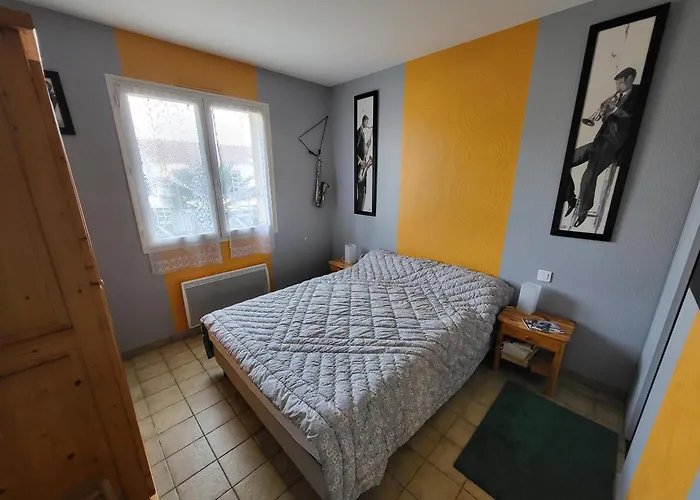Agreable Maison 2 Avec Pisicine Et Stationnement Dans Un Quartier Calme - Fr-1-92-947 Les Sables-dʼOlonne
