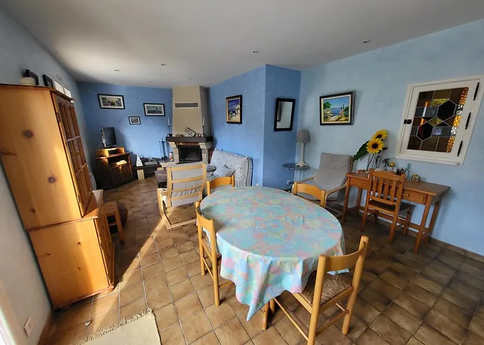 Agreable Maison 2 Avec Pisicine Et Stationnement Dans Un Quartier Calme - Fr-1-92-947