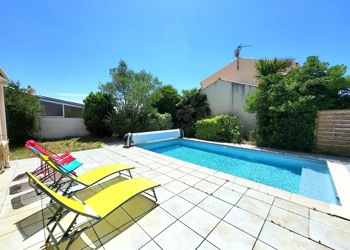 Agreable Maison 2 Avec Pisicine Et Stationnement Dans Un Quartier Calme - Fr-1-92-947